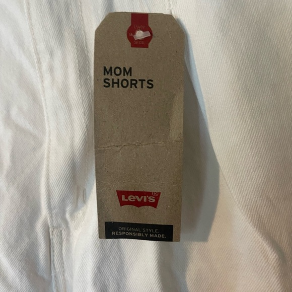 Levi’s Mom Shorts - Picture 4 of 6